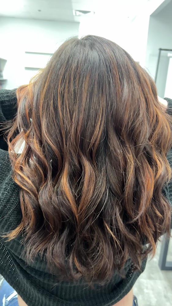 ILLUSION SALON view 3