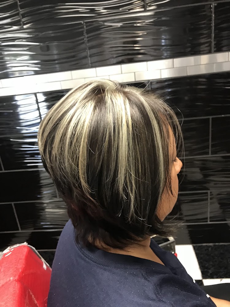 Ilusion Hair primary photo