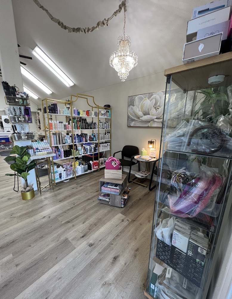 Island Breeze House of Hair (Formerly Michelle's Salon) view 4