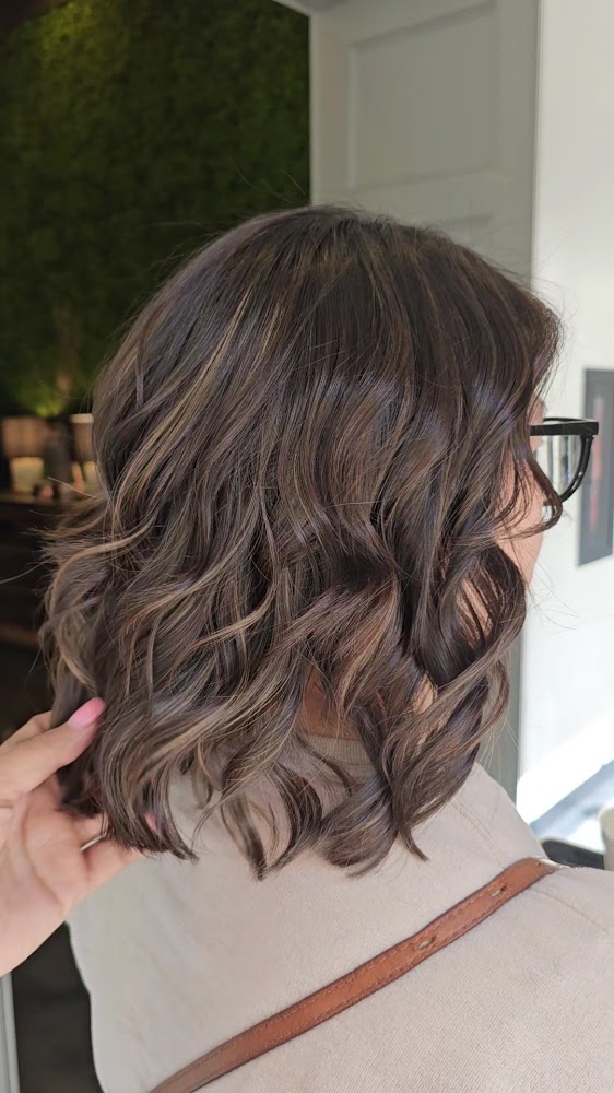 IVNI Hair Studio view 2