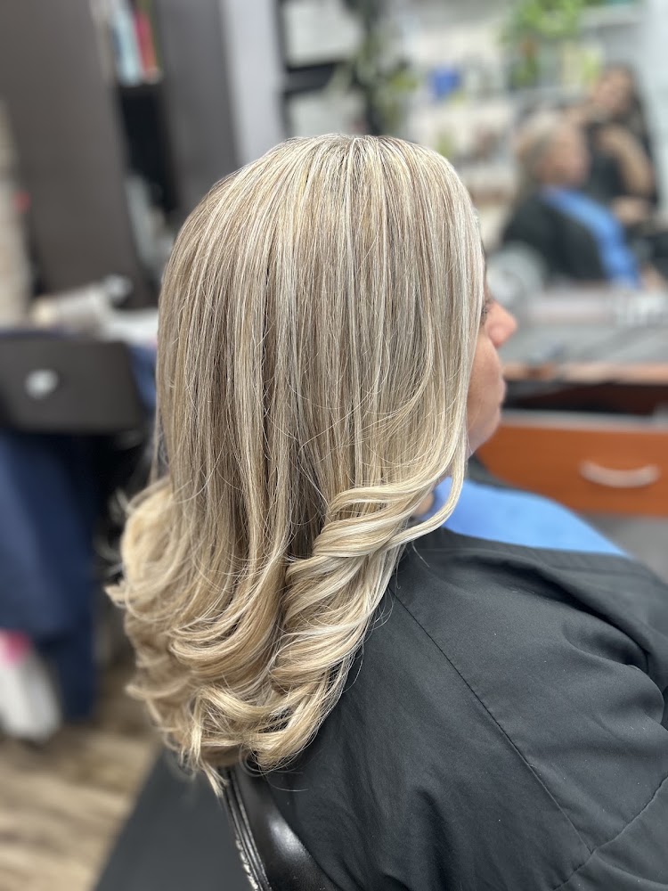 Julia's Hair Salon view 2