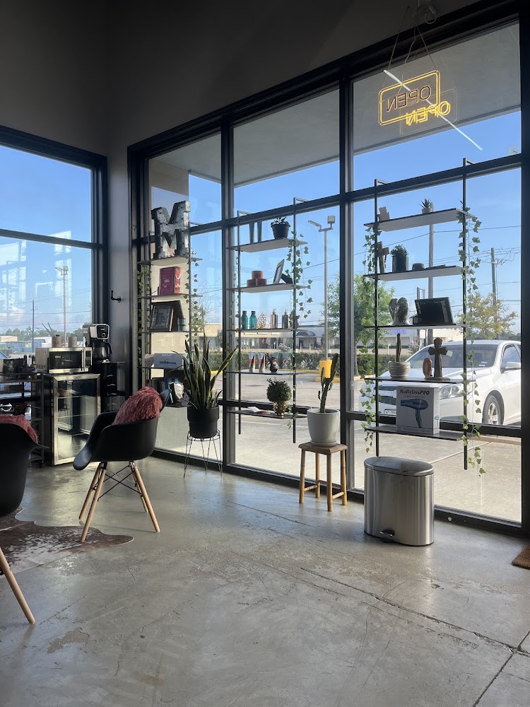 Kalumo Salon view 4