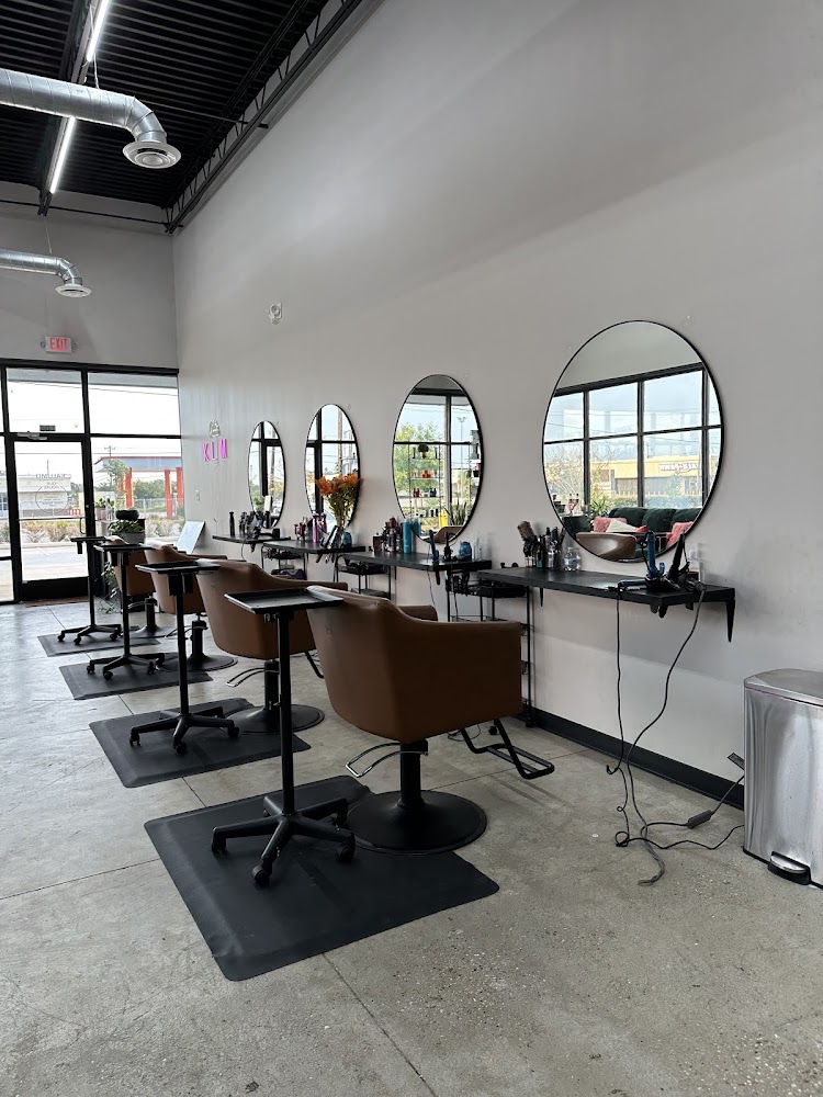 Kalumo Salon view 5