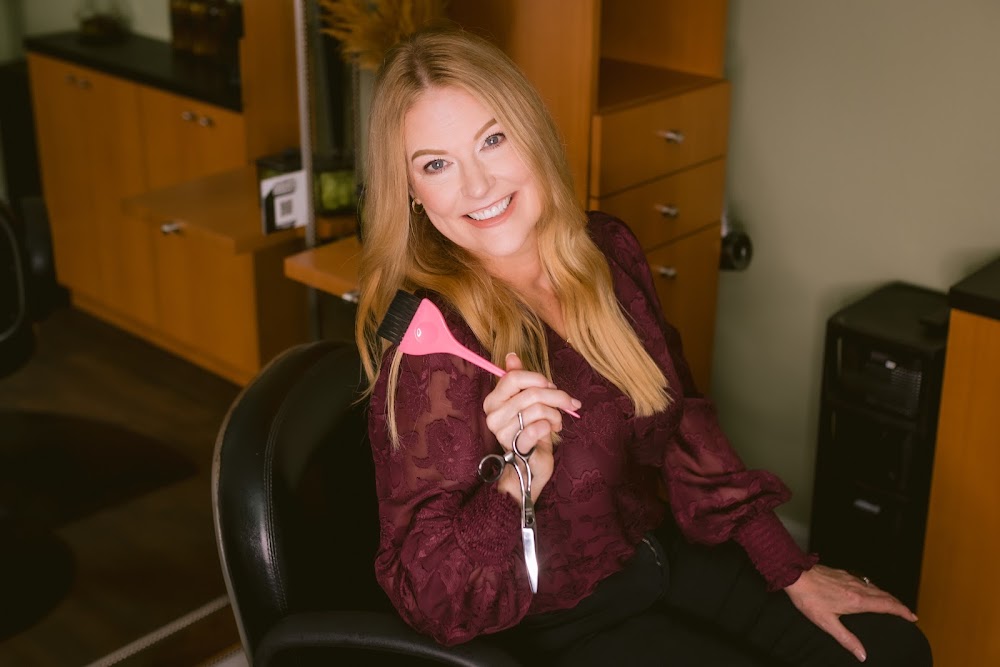 Karen Rivera/Hairstylist primary photo