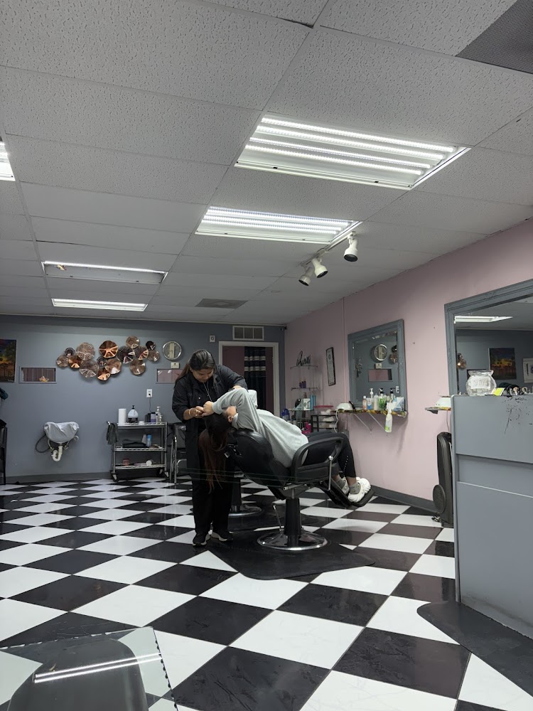 Khoobsurat Beauty Salon primary photo