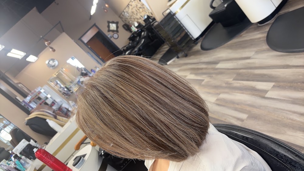 La Hair Studio view 4