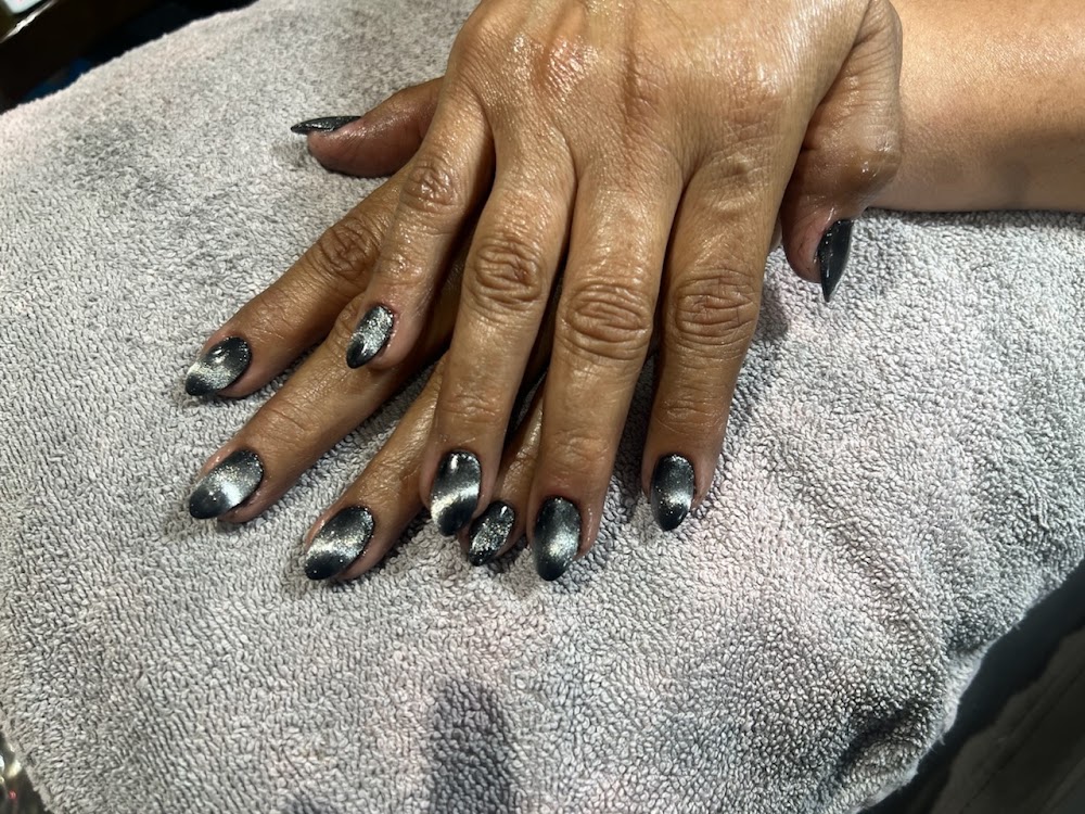 Lash and Nail Bar view 4