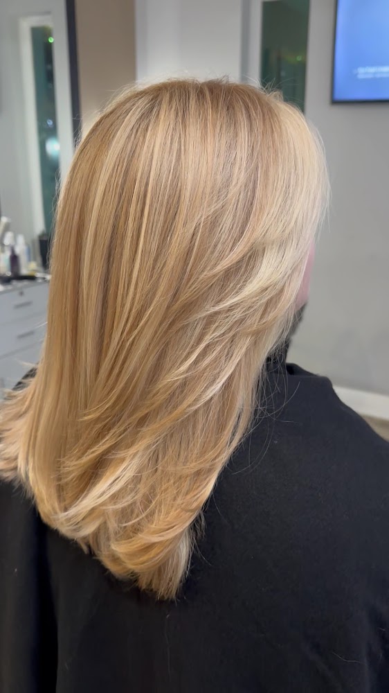 LE'BLISS HAIR & BEAUTY SALON view 2