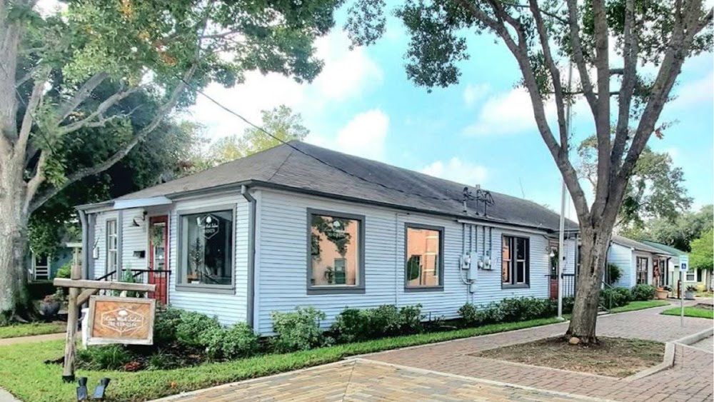 Live Oak Salon primary photo