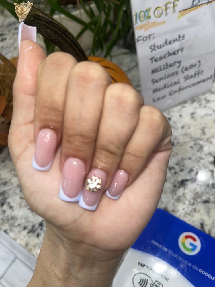 Luxe Nail Bar view 2