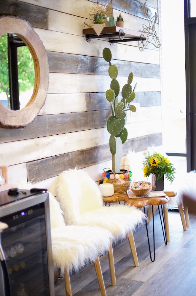 Maeve Gray Salon view 5