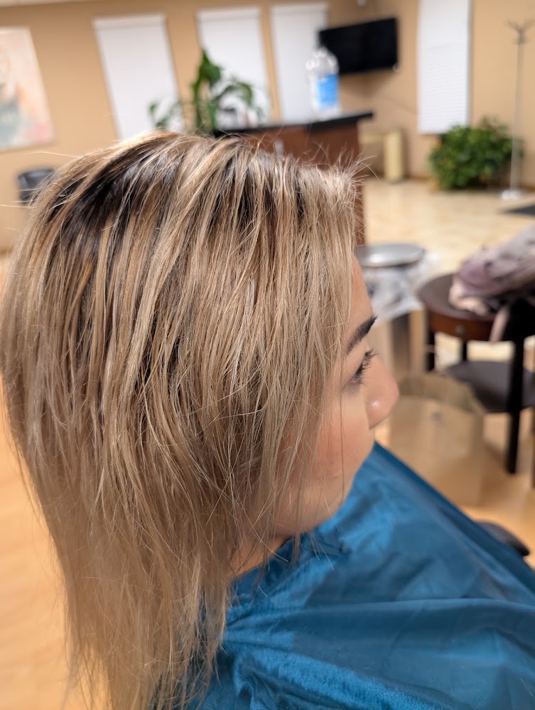Magic Touch Hair view 4