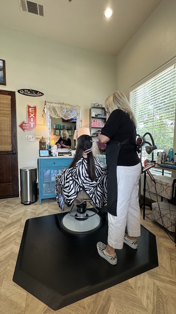 Mahalo Hair Studio primary photo