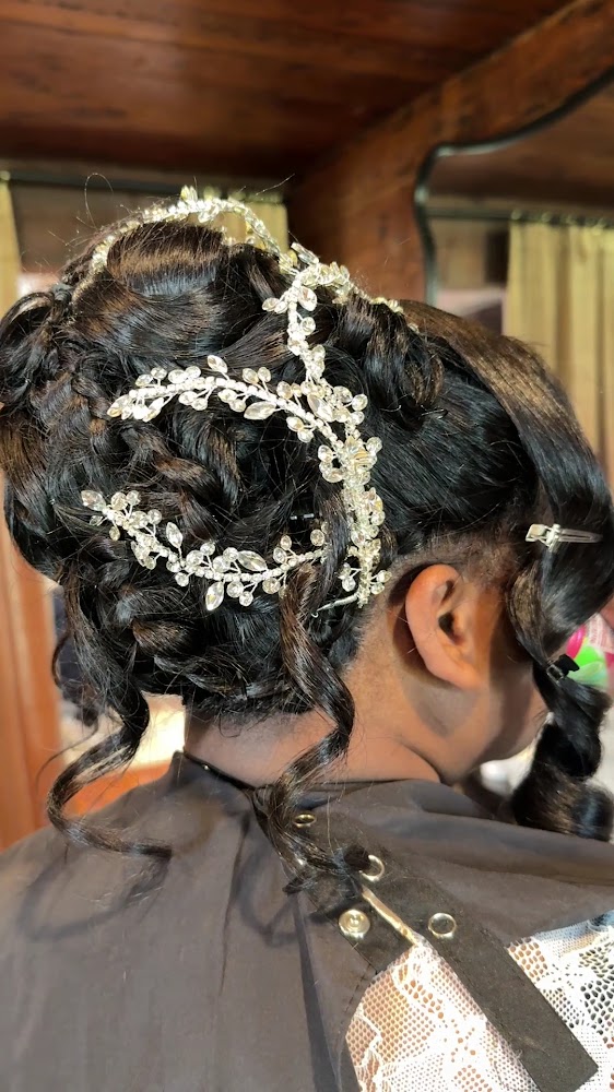 Mane Couture view 3