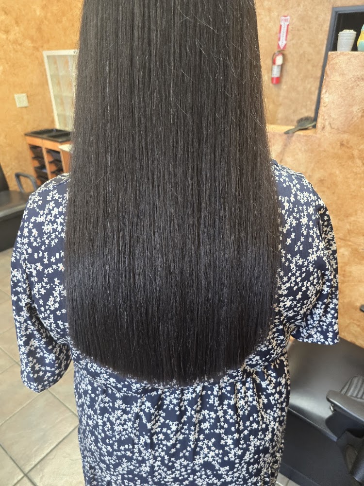 Marianna's Salon view 4
