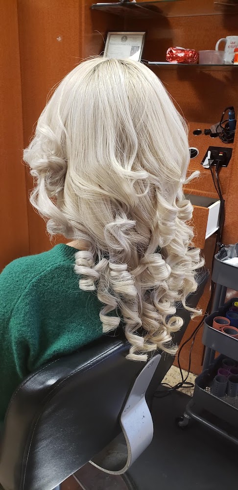 Melfri's Dominican Beauty Salon view 2