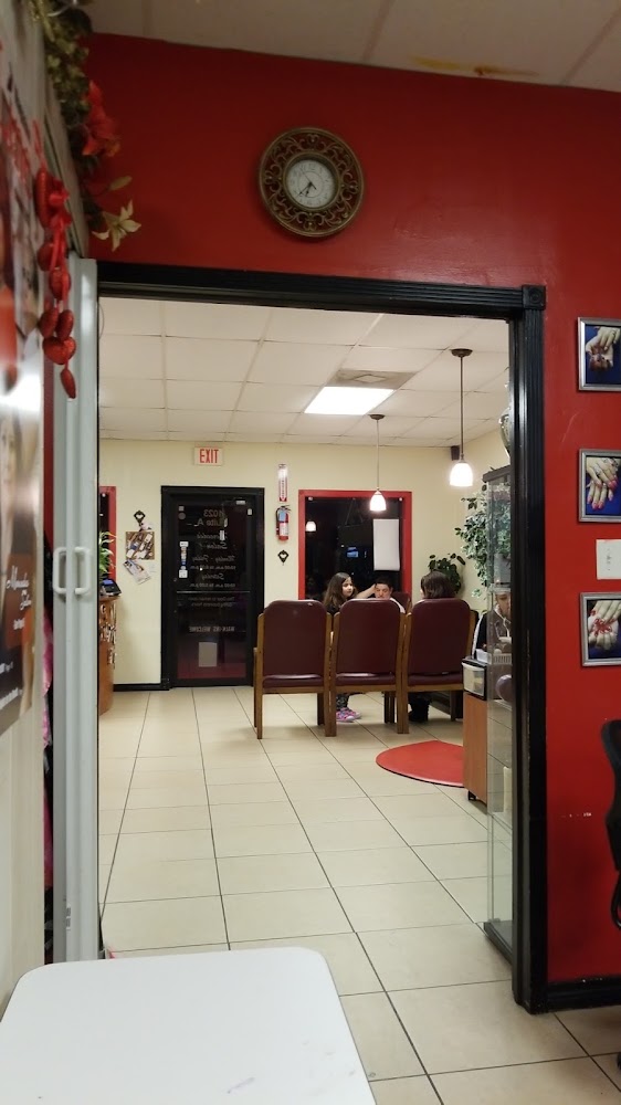 Mercedes Salon view 2