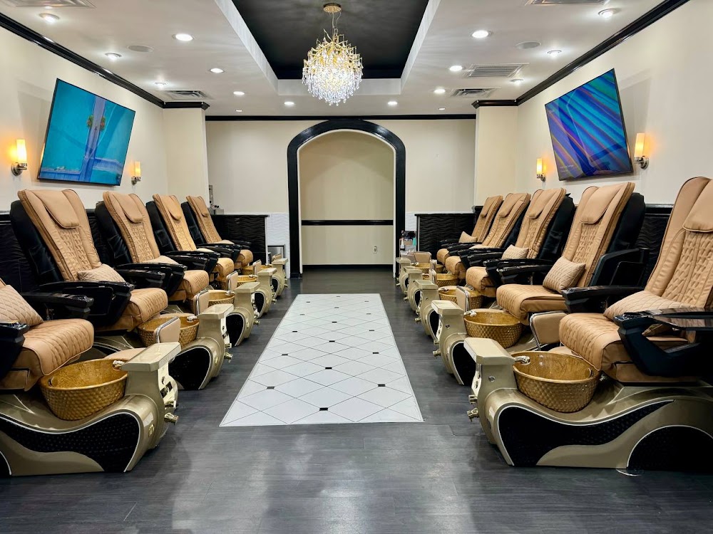 Missouri Nails & Lashes view 4