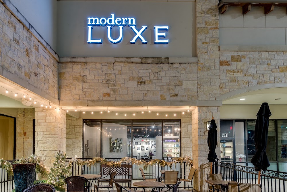 Modern LUXE Salon view 2