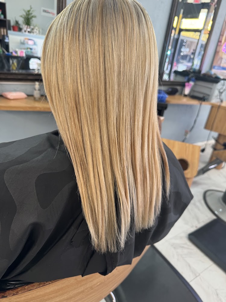 Noemis Glam Hair Salon primary photo