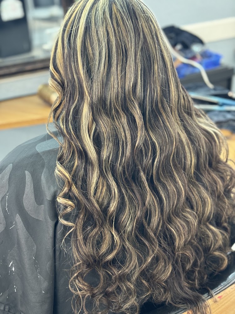 Noemis Glam Hair Salon view 4
