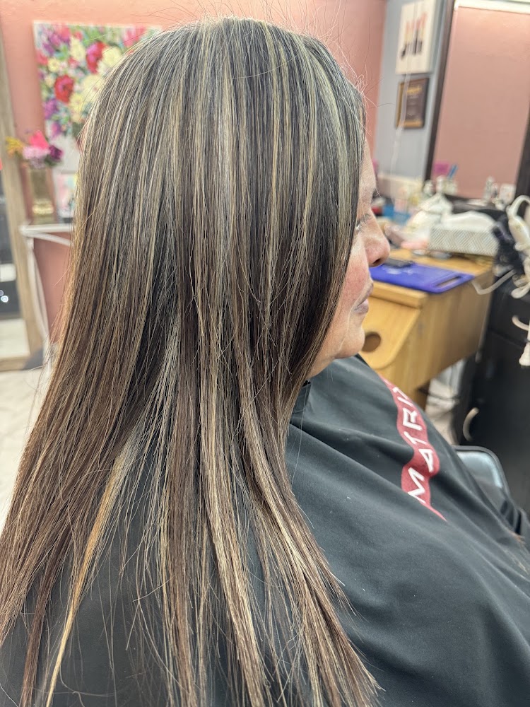 Noemis Glam Hair Salon view 5