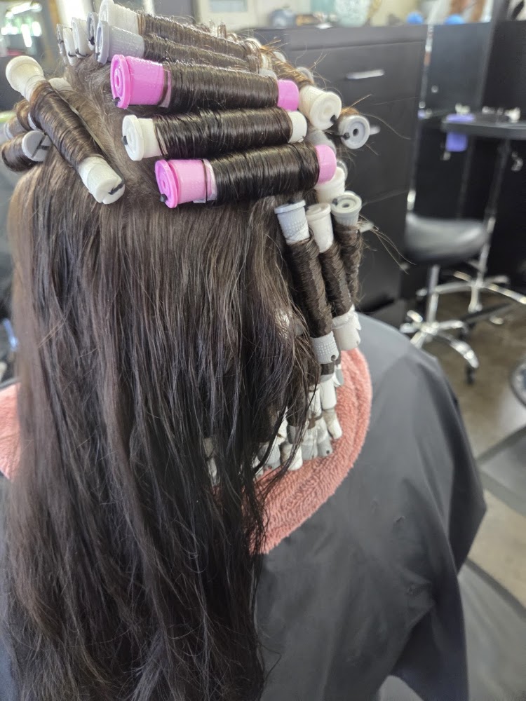 Paradise hair by Shelby(salon M) view 4