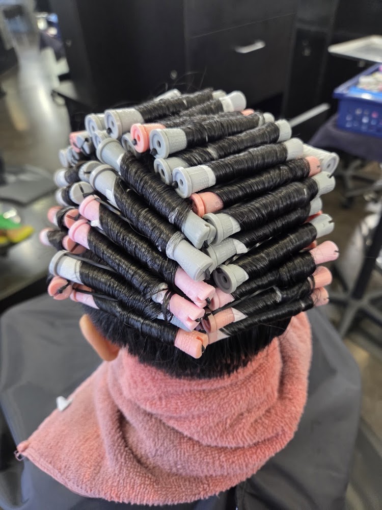 Paradise hair by Shelby(salon M) view 5