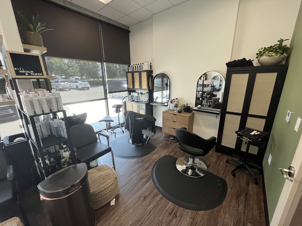Phenix Salon Suites McKinney Hub 121 view 4