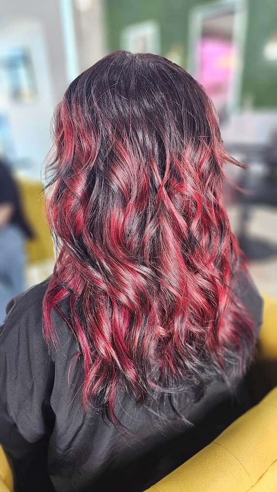 Pretty & Balayage primary photo