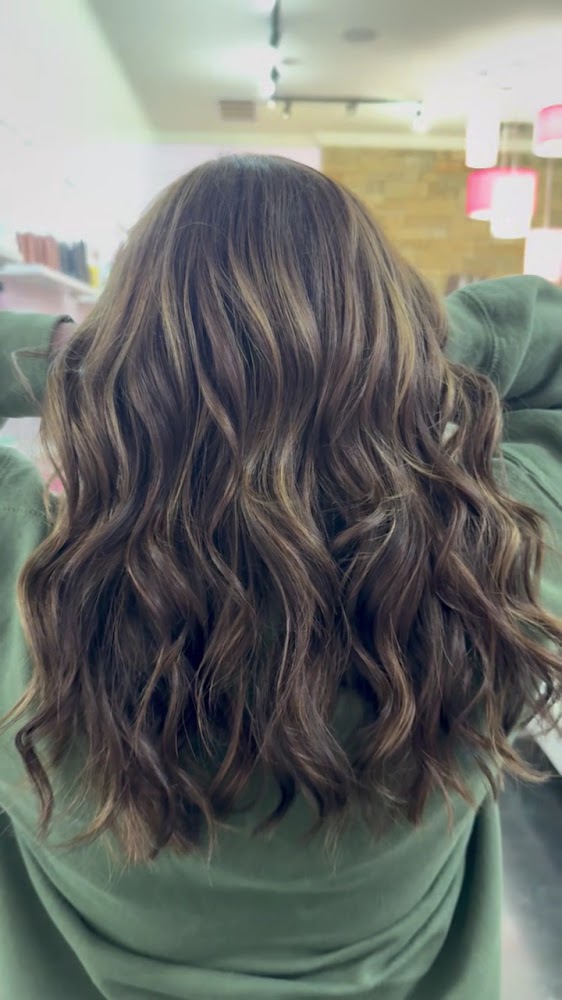 Pretty in pink salon view 5