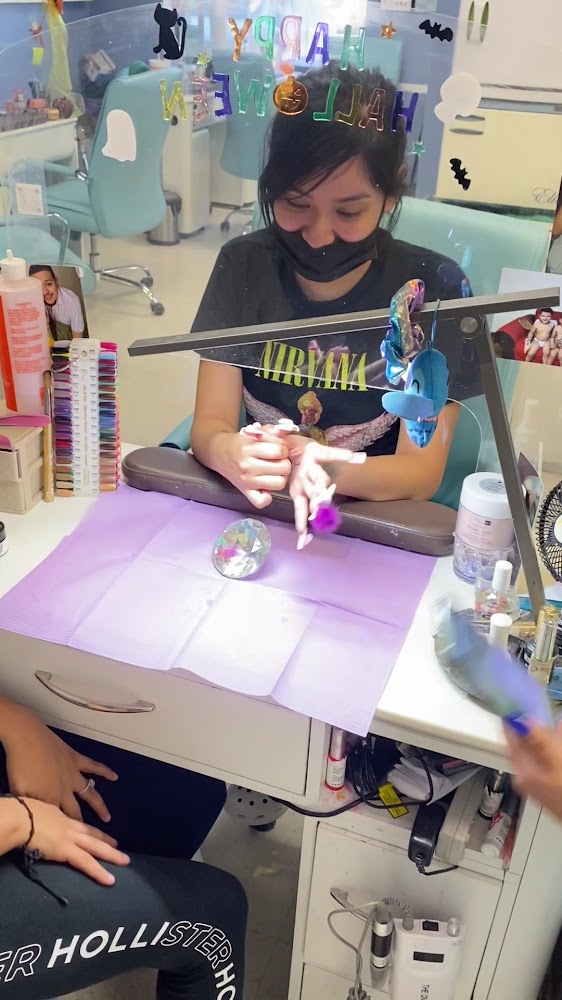 Queen Nails Spa view 2