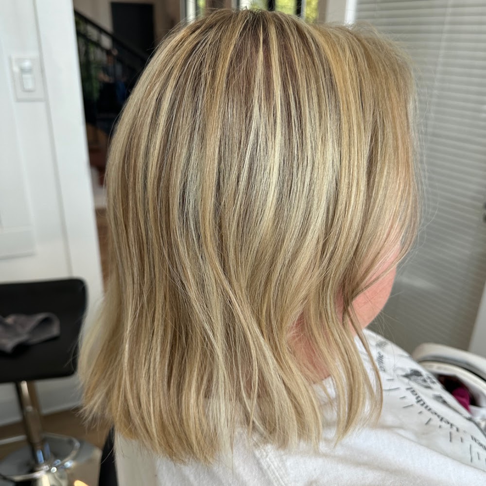 Rey’s Hair Salon at ELEVATE SALON STUDIOS primary photo