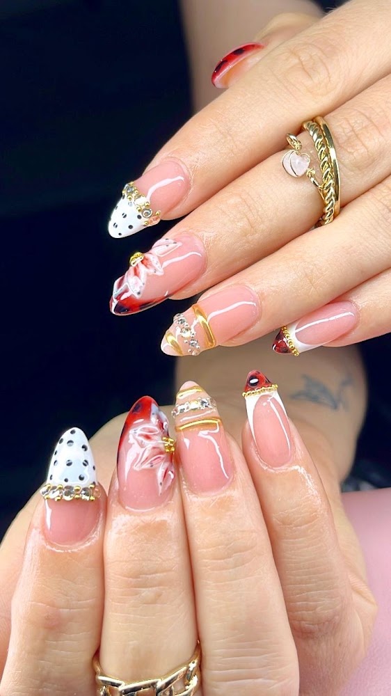 Roma Salon - Unisex Salon, Hair Dye, nails & Eyebrows primary photo