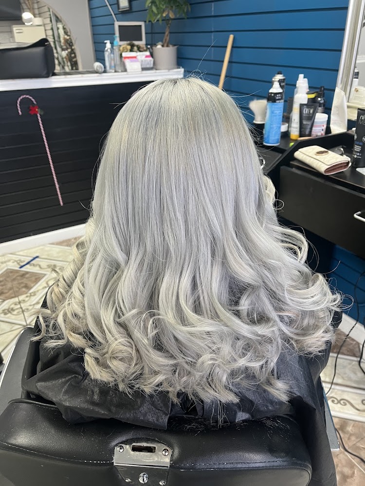 Roma Salon - Unisex Salon, Hair Dye, nails & Eyebrows view 5