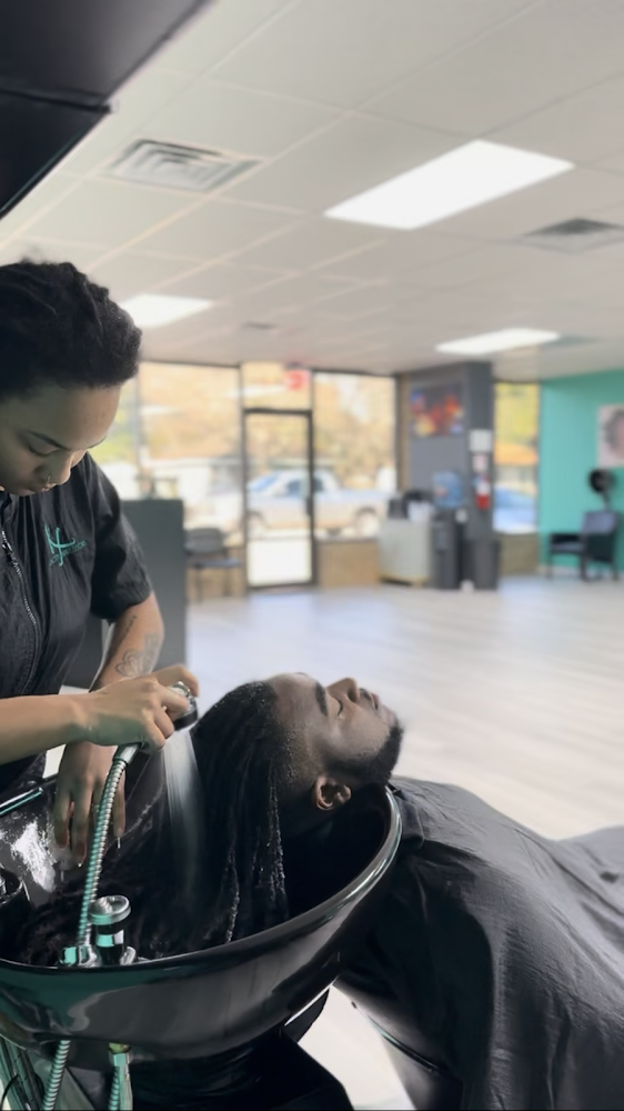 Salon J'Lynae view 5