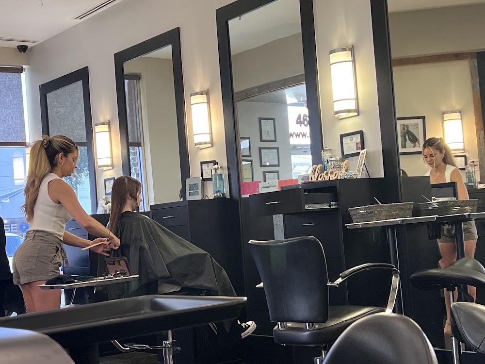 Salon M Eldorado view 5