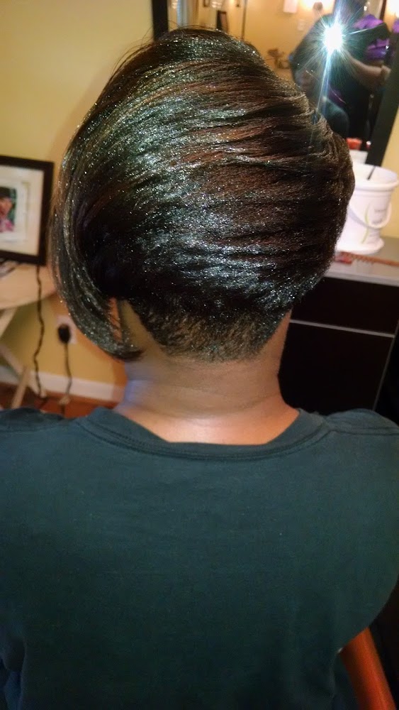 Salon On Vine primary photo