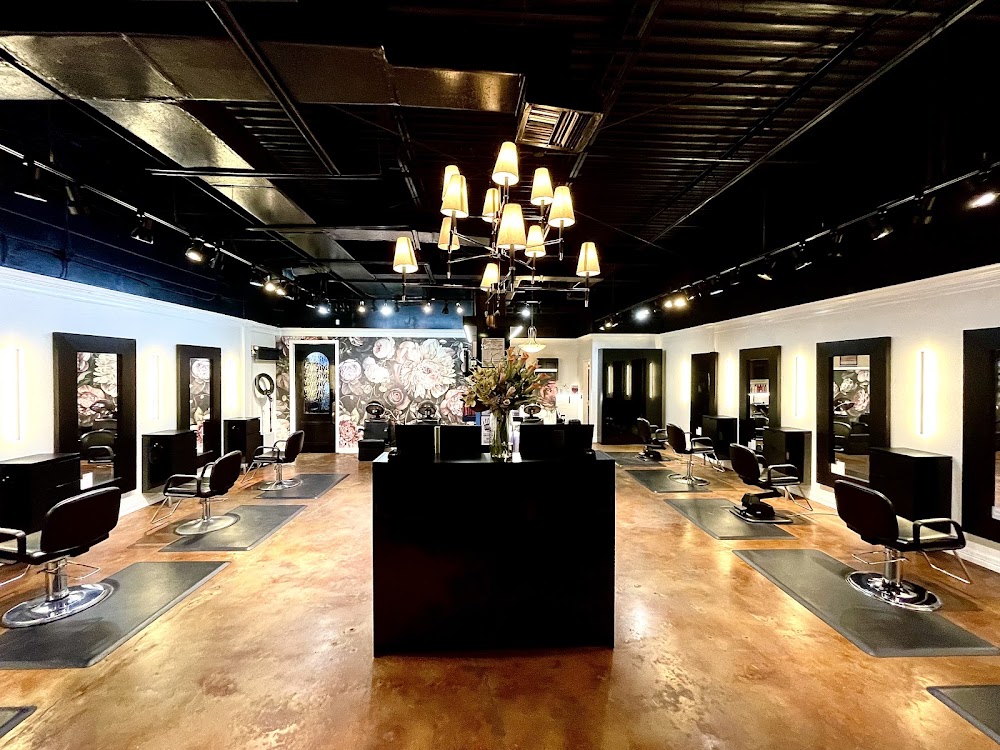 Salon Vela primary photo