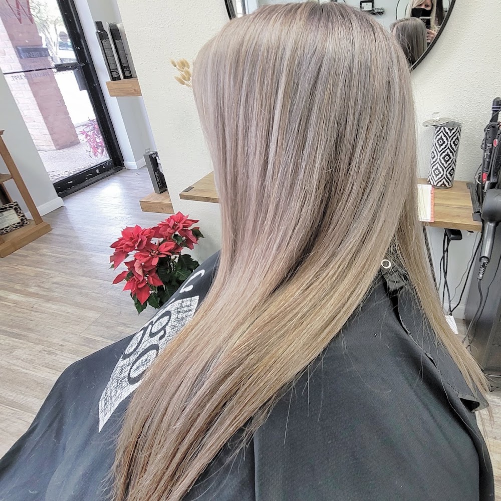 Salon W view 4