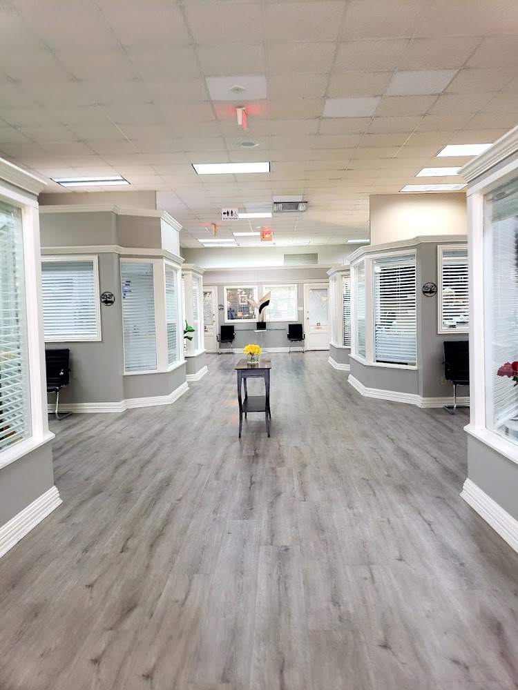 Salons in the Plaza view 2