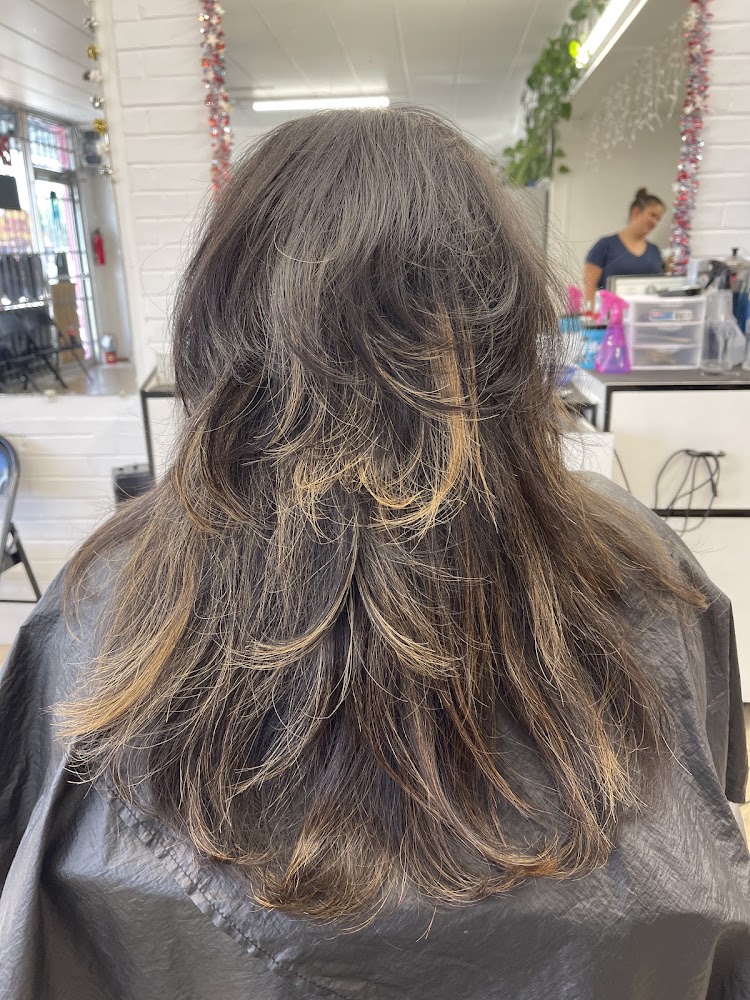 Sandy's Hair Designs view 3