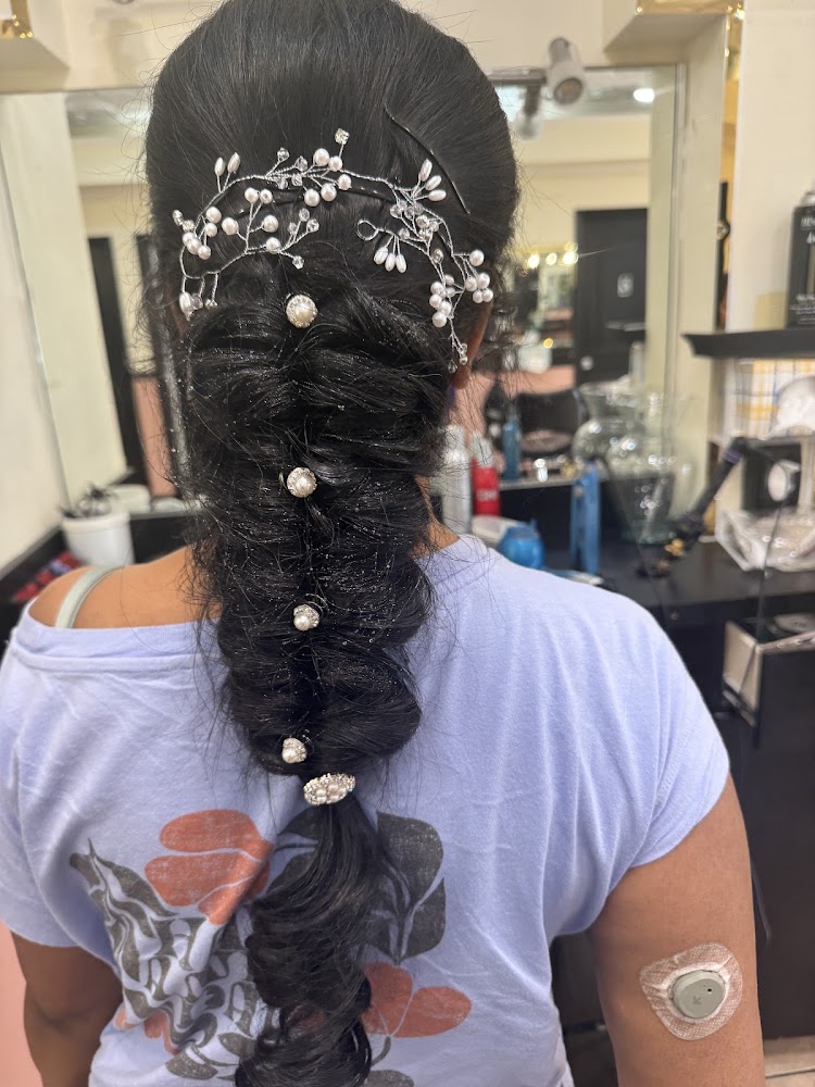 Shahnaz salon Irving view 5