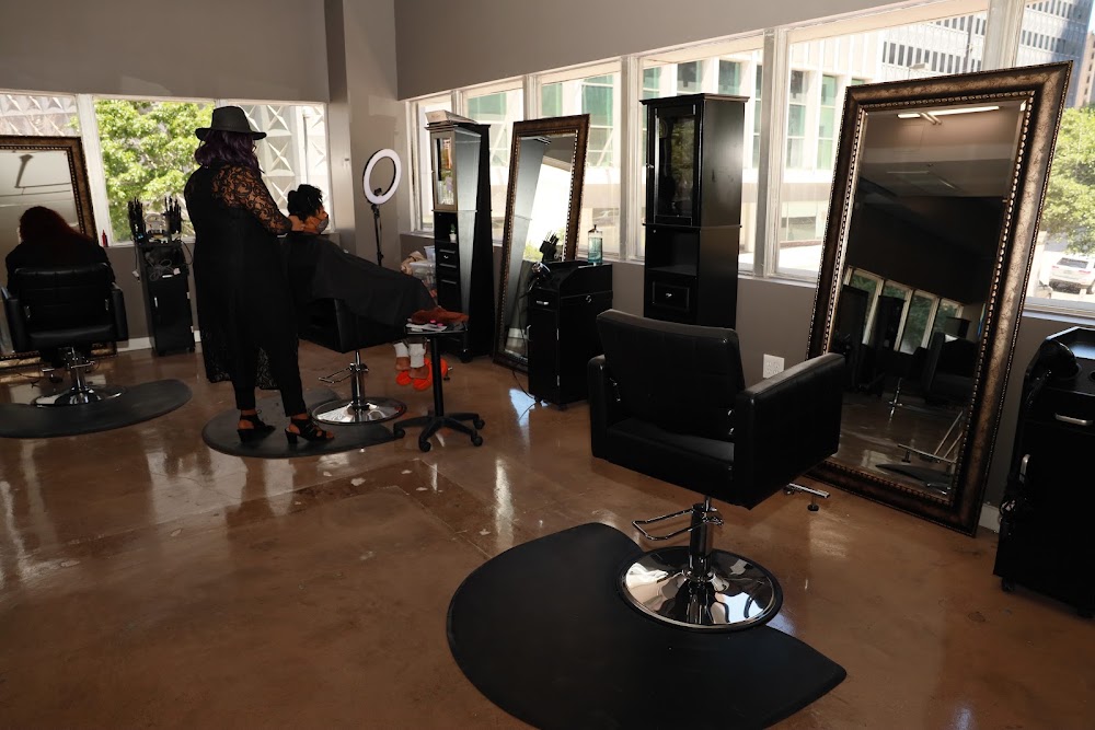 Shear Diva Artistry Dallas view 5