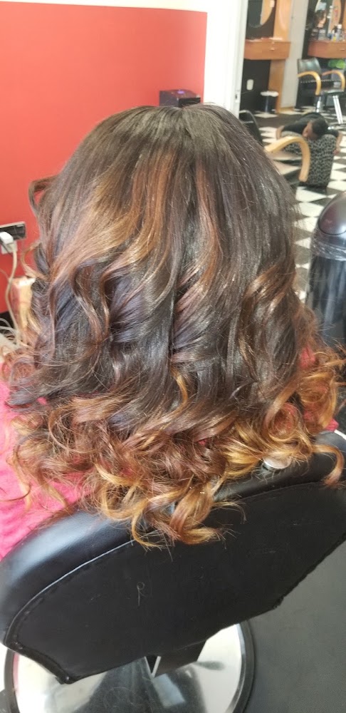 Sonya Renee Hair studio view 4