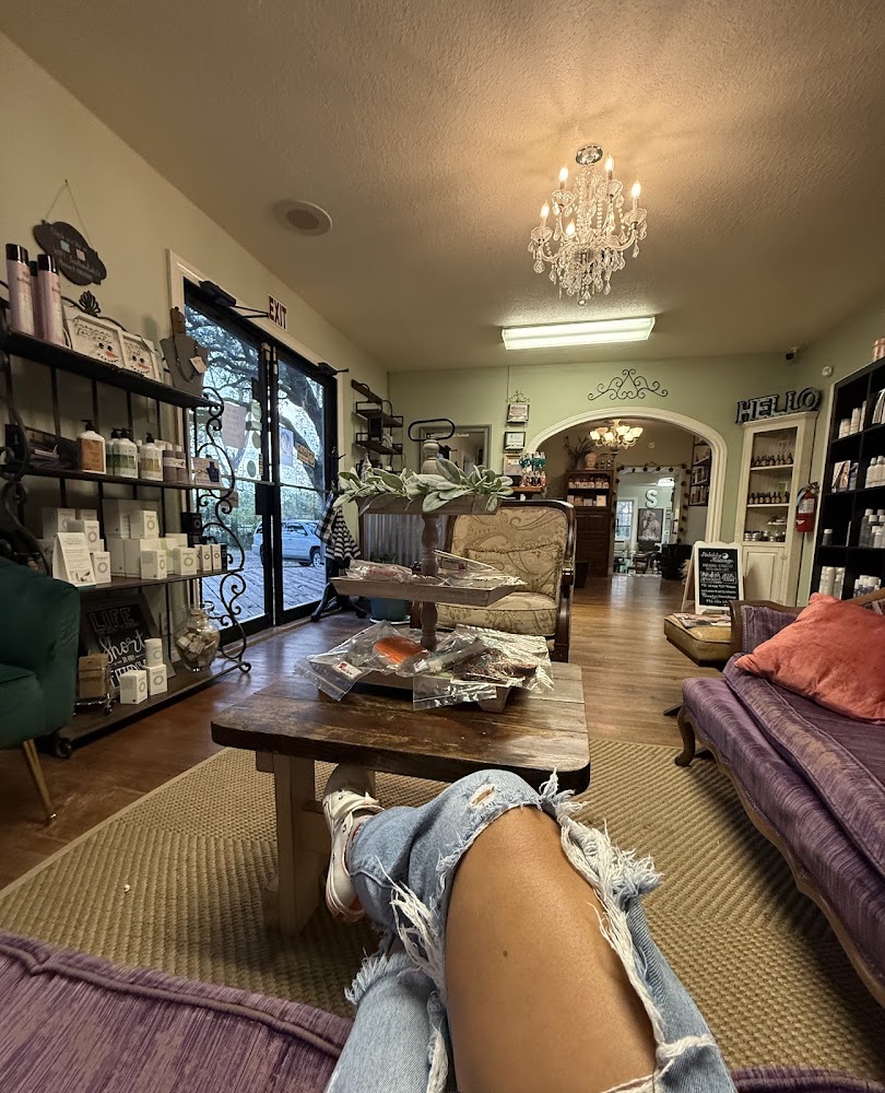 Southern Roots Boutique & Salon primary photo