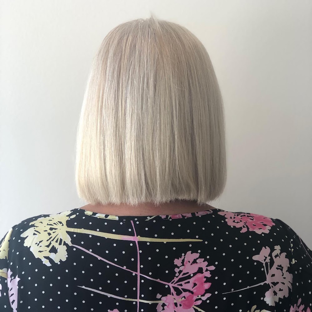 Southern Tangles Salon view 4