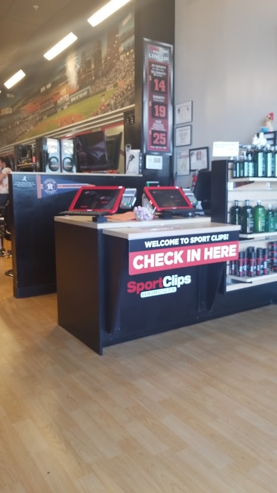 Sport Clips Haircuts of Baytown - Hwy 146 view 3