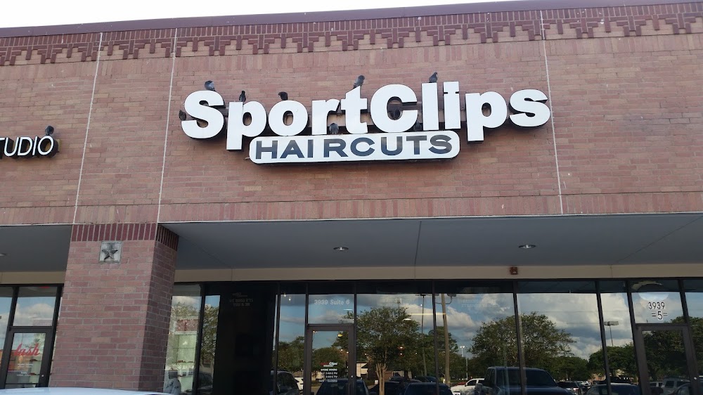 Sport Clips Haircuts of Beaumont view 2