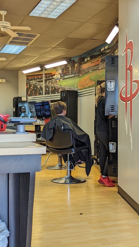 Sport Clips Haircuts of Pasadena - Fairmont Pkwy view 2